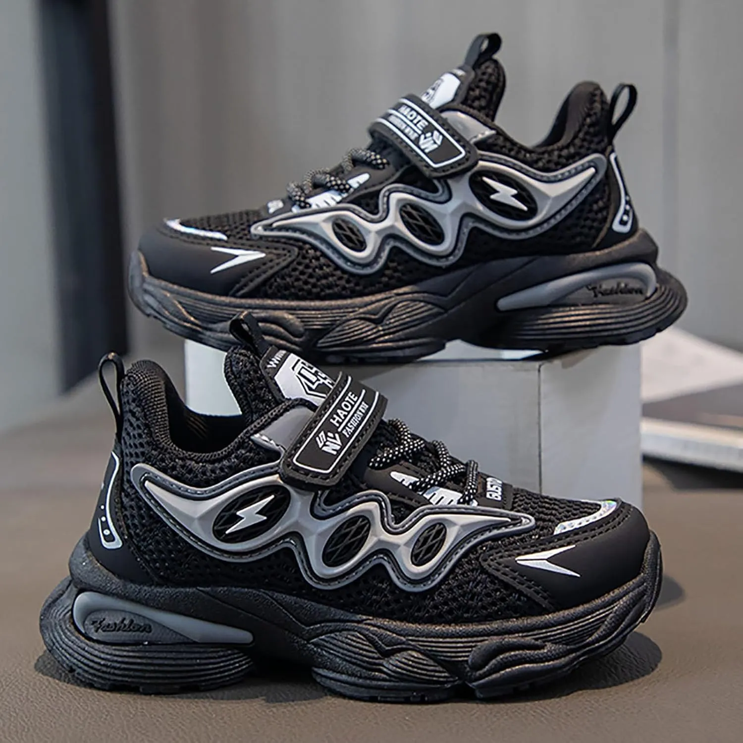 IWIHMIV Boys Tennis Shoes Breathable Comfortable Athletic Shoes for Girls Lightweight Running Shoes Kid Toddler