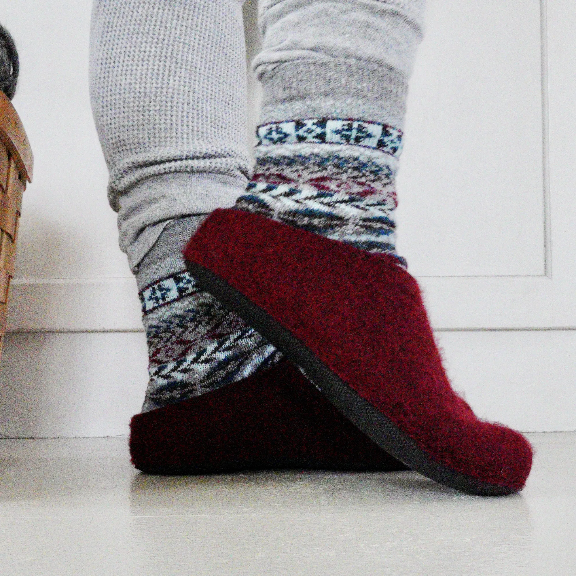 Lahtiset Felt Slippers w/ Rubber Sole, Plum Red