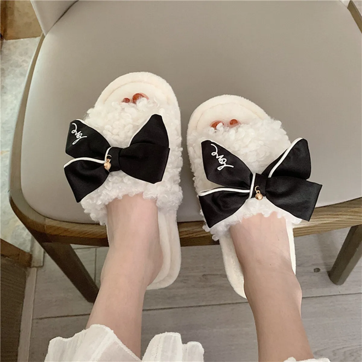 New Winter Cute Girl Heart Bowknot Cotton Slippers Female Autumn and Winter Indoor Non-slip  Plush Confinement  Shoes Warm Shoes