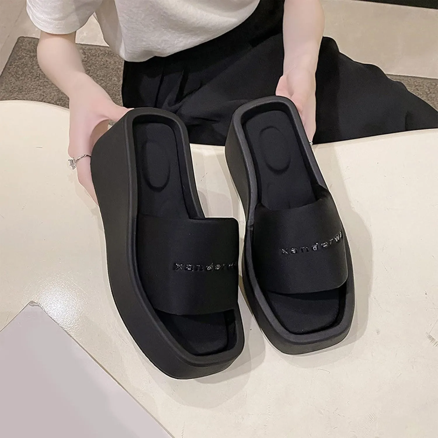 Showers Sandals Mens Shower Shoes Womens Cloud Slides Bath Slippers Non-Slip Dry Quickly Pool Gym Beach Travel