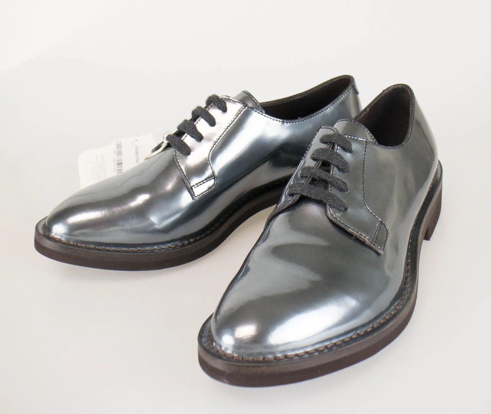 Woman's Gray Patent Leather Oxford